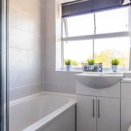 4 Bed - 3 Bath - Near Cook Hosp - Sleeps 7 * TEESSIDE