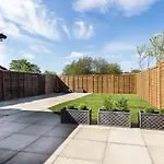 4 Bed - 3 Bath - Near Cook Hosp - Sleeps 7 TEESSIDE