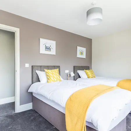 4 Bed - 3 Bath - Near Cook Hosp - Sleeps 7