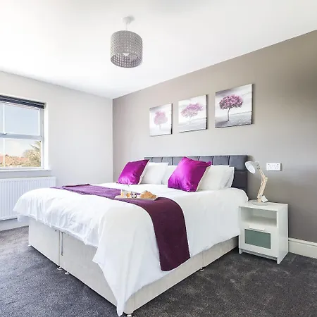 別荘 4 Bed - 3 Bath - Near Cook Hosp - Sleeps 7 TEESSIDE